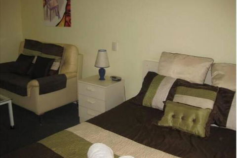 Twin Pines Motel - Accommodation Directory 4