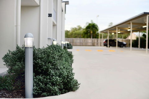 Oaks Middlemount Suites - Accommodation Directory 0