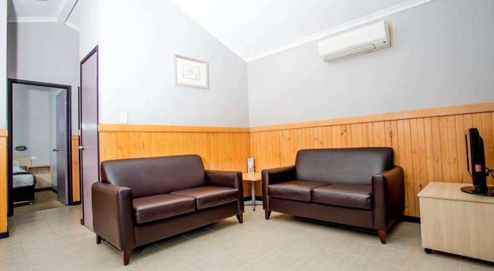 Middle Pocket NSW Accommodation Directory
