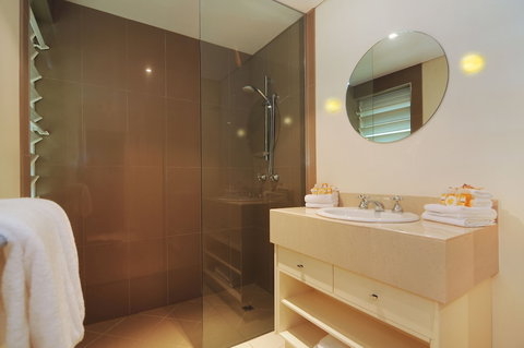 Verandahs - Accommodation Directory 2