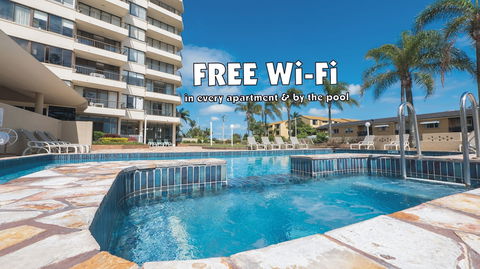 Southern Cross Beachfront Holiday Apartments - Accommodation Directory 3