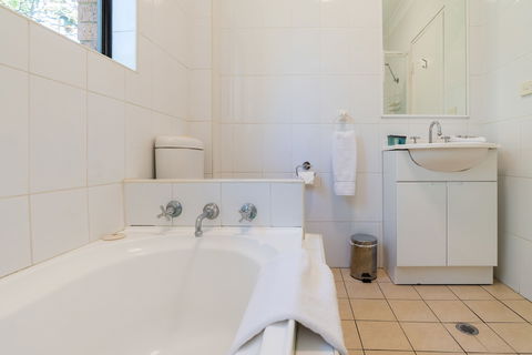 Eastwood Furnished Apartments - Accommodation Directory 2