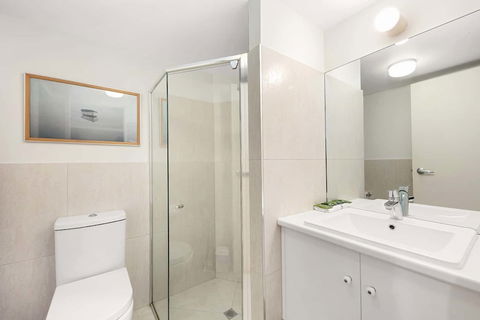 Unit 01 The Noosa Apartments - Accommodation Directory 4