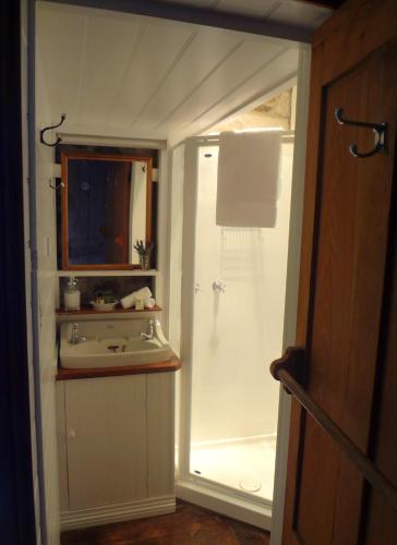 Orfords Sanda House B & B - Accommodation Directory 4
