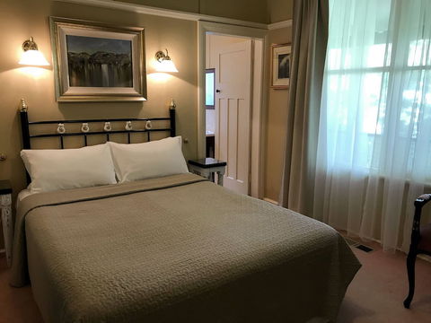 The Chalet Guesthouse And Studio - Accommodation Directory 2