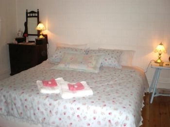Brown's House Bed And Breakfast - Accommodation Directory 5