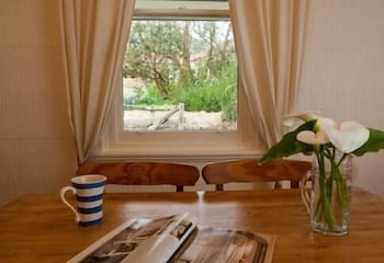 Brown's House Bed And Breakfast - Accommodation Directory 4