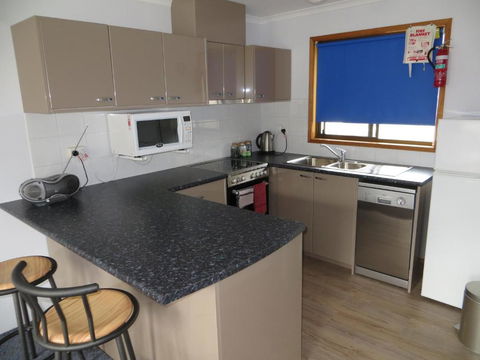 Orford Prosser Holiday Units - Accommodation Directory 2