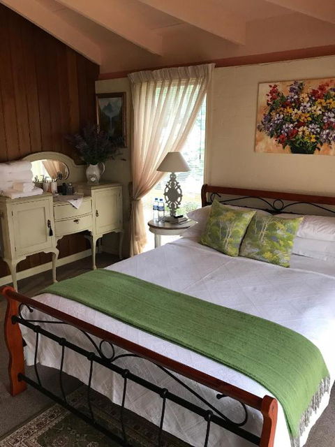 Holly Cottage - Accommodation Directory 6