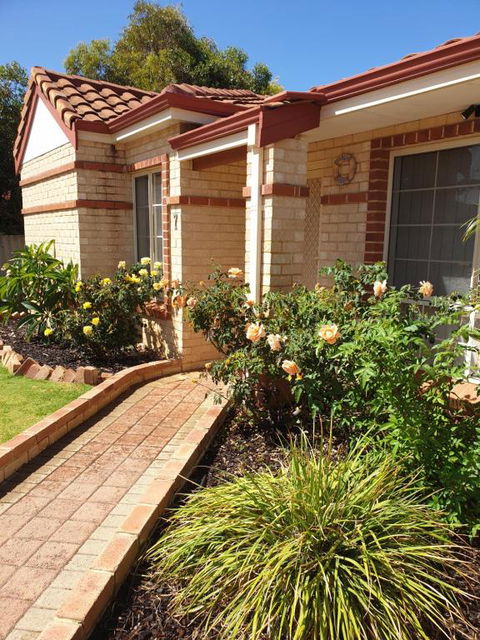 Beachside Retreat 2 - Accommodation Directory 2