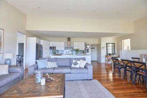 Alpine Air - Accommodation Directory 7