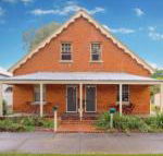 Eliza 1875 Red Brick Duplex Townhouse - Accommodation Directory