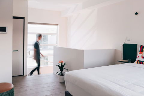 UKO Stanmore - Accommodation Directory 2