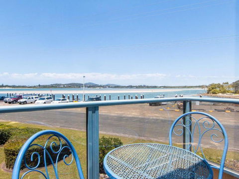 Fairholme 8 Perfect Lakefront Position - Accommodation Directory 3