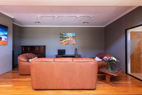 Maidstone Executive Residence - Accommodation Directory 5