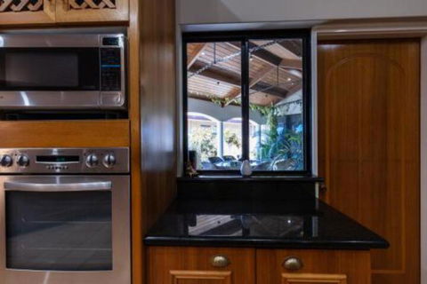 Maidstone Executive Residence - Accommodation Directory 2