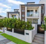 Relax in a Spacious  Modern Townhouse in Asquith