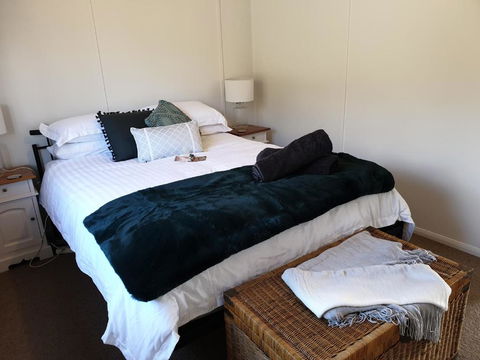 R & R On The Ravine - Accommodation Directory 1