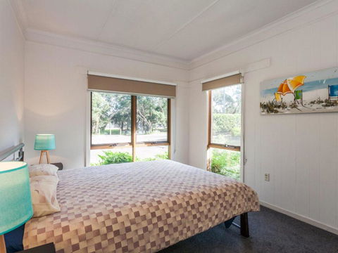 OCEANS 12 ANGLESEA - Accommodation Directory 4