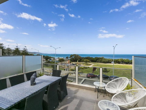 WATERFRONT THREE In The Heart Of Lorne - Accommodation Directory 4