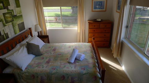 OCEAN VIEWS - Accommodation Directory 5