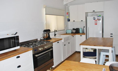 SHORE BEATS WORK INVERLOCH - Accommodation Directory 1