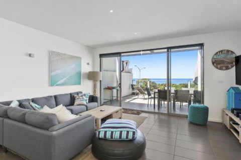 WATERFRONT SEVEN In The Heart Of Lorne - Accommodation Directory 0