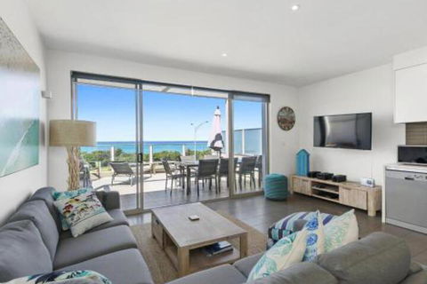 WATERFRONT SEVEN In The Heart Of Lorne - Accommodation Directory 2