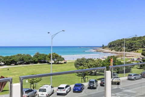 WATERFRONT SEVEN In The Heart Of Lorne - Accommodation Directory 3