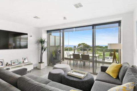 WATERFRONT TWO Position Perfect NEW LISTING 2019 - Accommodation Directory 0