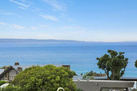 WATERFRONT TWO Position Perfect NEW LISTING 2019 - Accommodation Directory 2