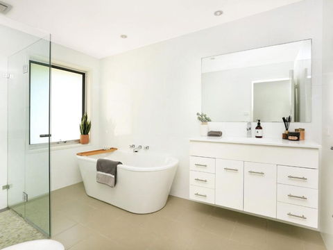 Isthmus On Jones Beach - Accommodation Directory 3