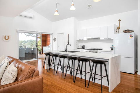 Ocean Blue - Accommodation Directory 2