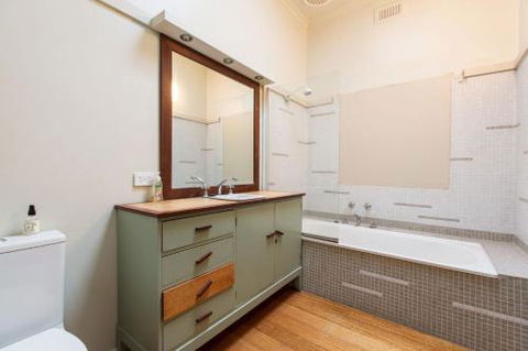 BEACHSIDE GETAWAY DROMANA - Accommodation Directory 4