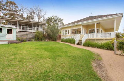 BEACHSIDE GETAWAY DROMANA - Accommodation Directory 6
