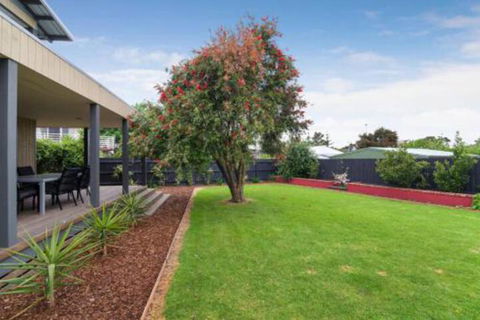 PIER 55 DROMANA... - Accommodation Directory 2
