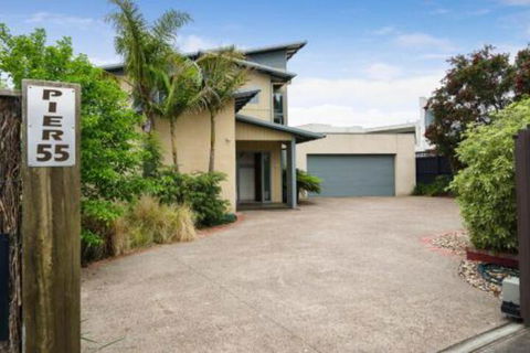 PIER 55 DROMANA... - Accommodation Directory 5