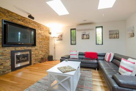 PIER 55 DROMANA... - Accommodation Directory 0
