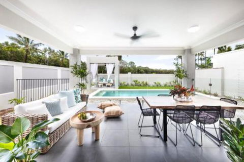 WINDFALL In PALM COVE - Accommodation Directory 5
