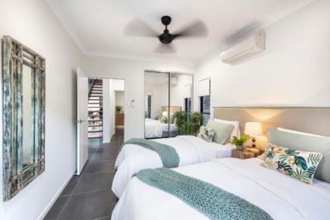 WINDFALL In PALM COVE - Accommodation Directory 3