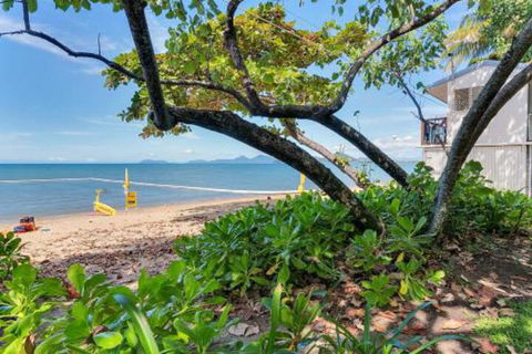 WINDFALL In PALM COVE - Accommodation Directory 6