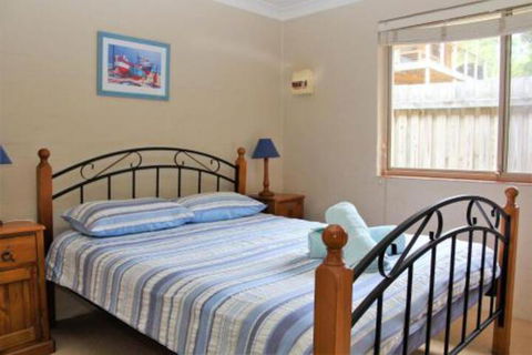 BEACHSIDE VILLA 2 - Accommodation Directory 3