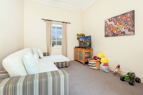 Family Oasis - Accommodation Directory 1