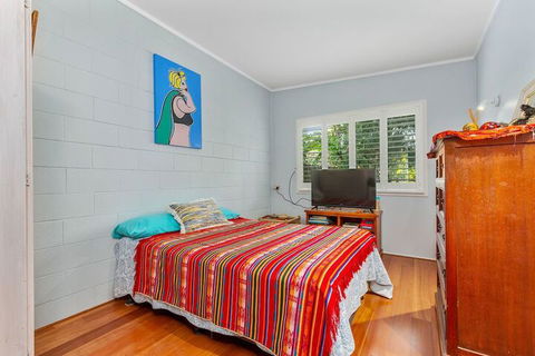 BEACH RETREAT - Accommodation Directory 7