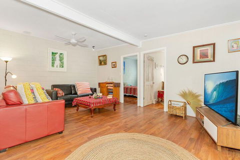 BEACH RETREAT - Accommodation Directory 2