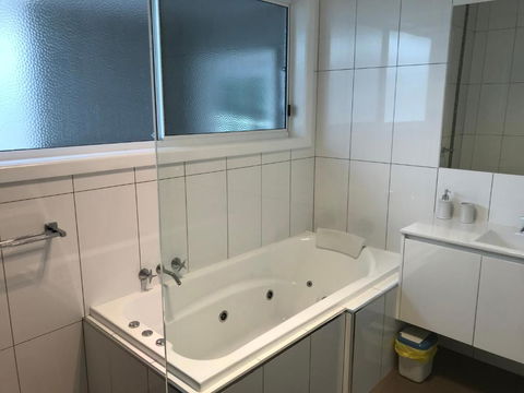 BEACHPOINT COTTAGE - Accommodation Directory 1