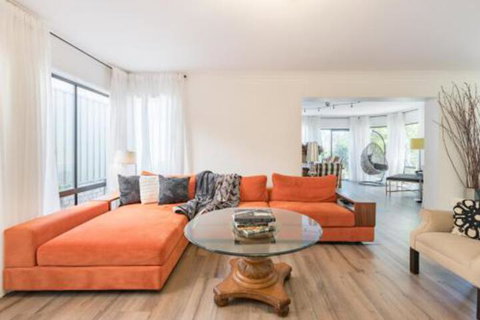 ULTRA SPACIOUS STYLISH HOME In PRESTONS SYDNEY - Accommodation Directory 0