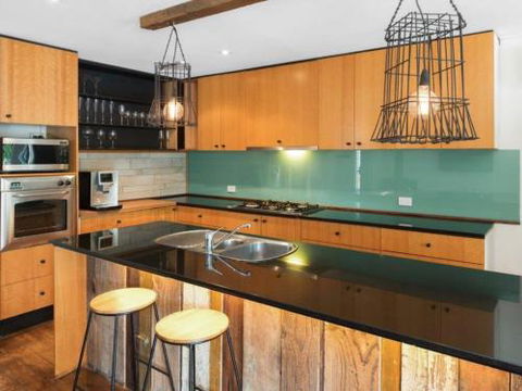 Family Foreshore Favourite - Accommodation Directory 2