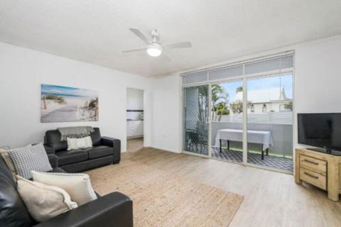 WAVES On MAIN 4 / 1 MAIN STREET - Accommodation Directory 0