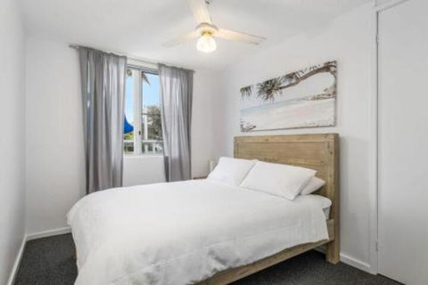 WAVES On MAIN 4 / 1 MAIN STREET - Accommodation Directory 6